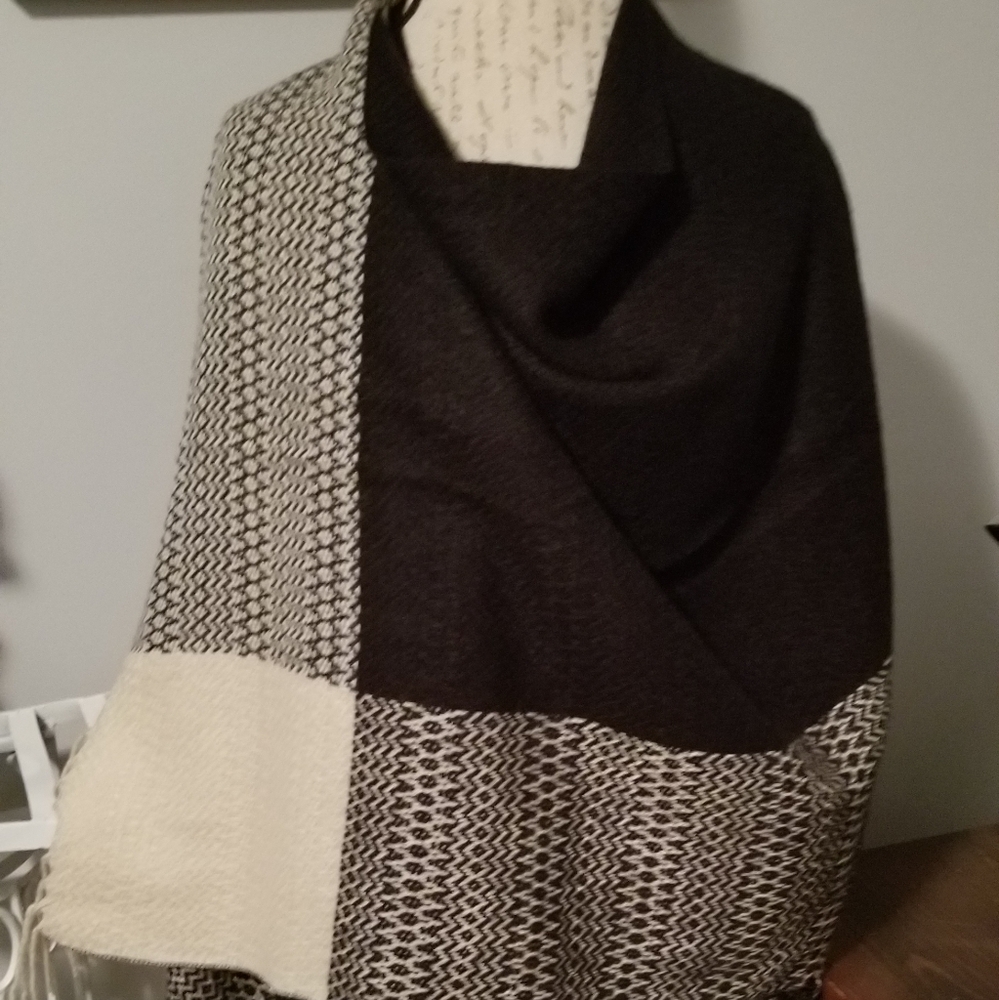 Wrap - Picture 4 of 4